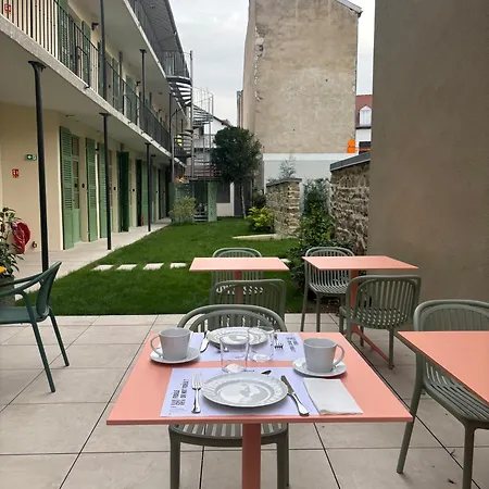 Flore & Jardin The Originals Relais فندق